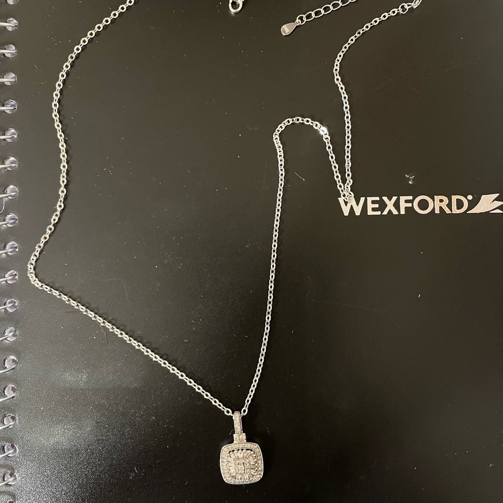 Elegant Silver Pendant Necklace